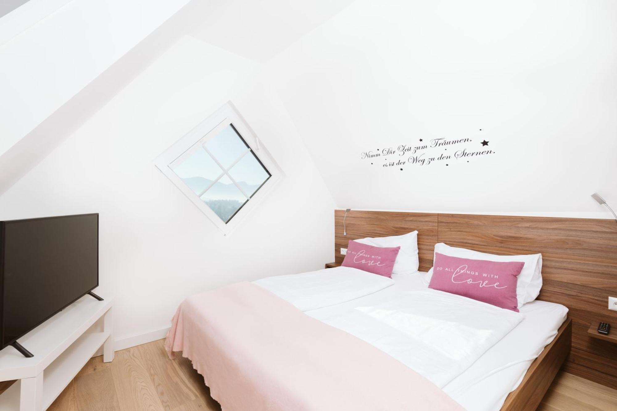 Haus Aussicht - Ferienwohnungen Velden Velden am Wörthersee Værelse billede